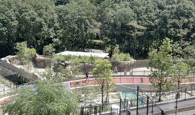 平川動物公園・カピバラ・バク舎