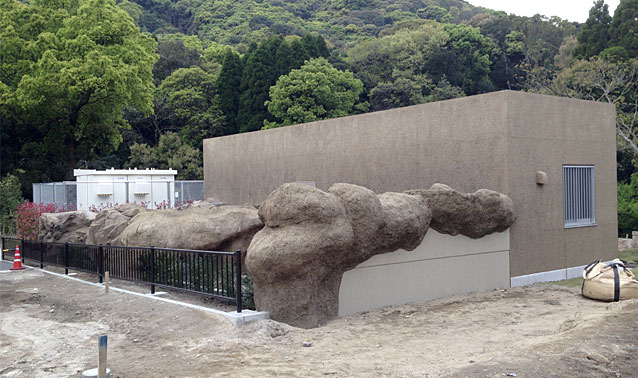 平川動物公園・ヤマアラシ・スカンク舎